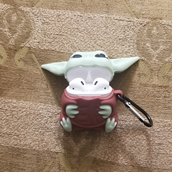 Airpod Case for 1-2 and Pro Yoda - Picture 2 of 13